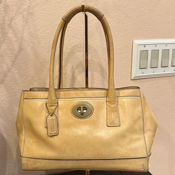 Vintage Coach Handbag - Picture 2 of 11